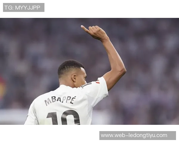 2025年全球俱乐部球衣销量排行榜揭晓皇马领先巴萨巴黎曼联位列第七