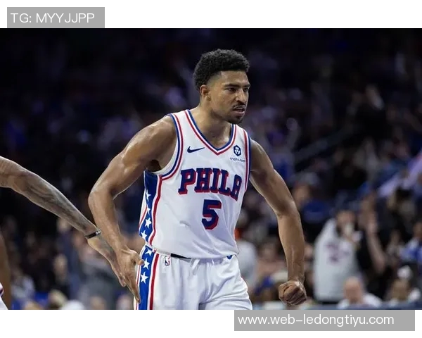 格莱姆斯续约未果仍全力以赴助球队争胜签下870万资质报价