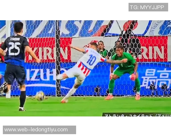 阿尔米隆精彩凌空射门成功破门铃木彩艳毫无反应